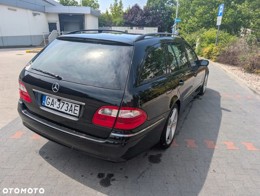 Mercedes-Benz Klasa E 500 4-Matic T Avantgarde - 26