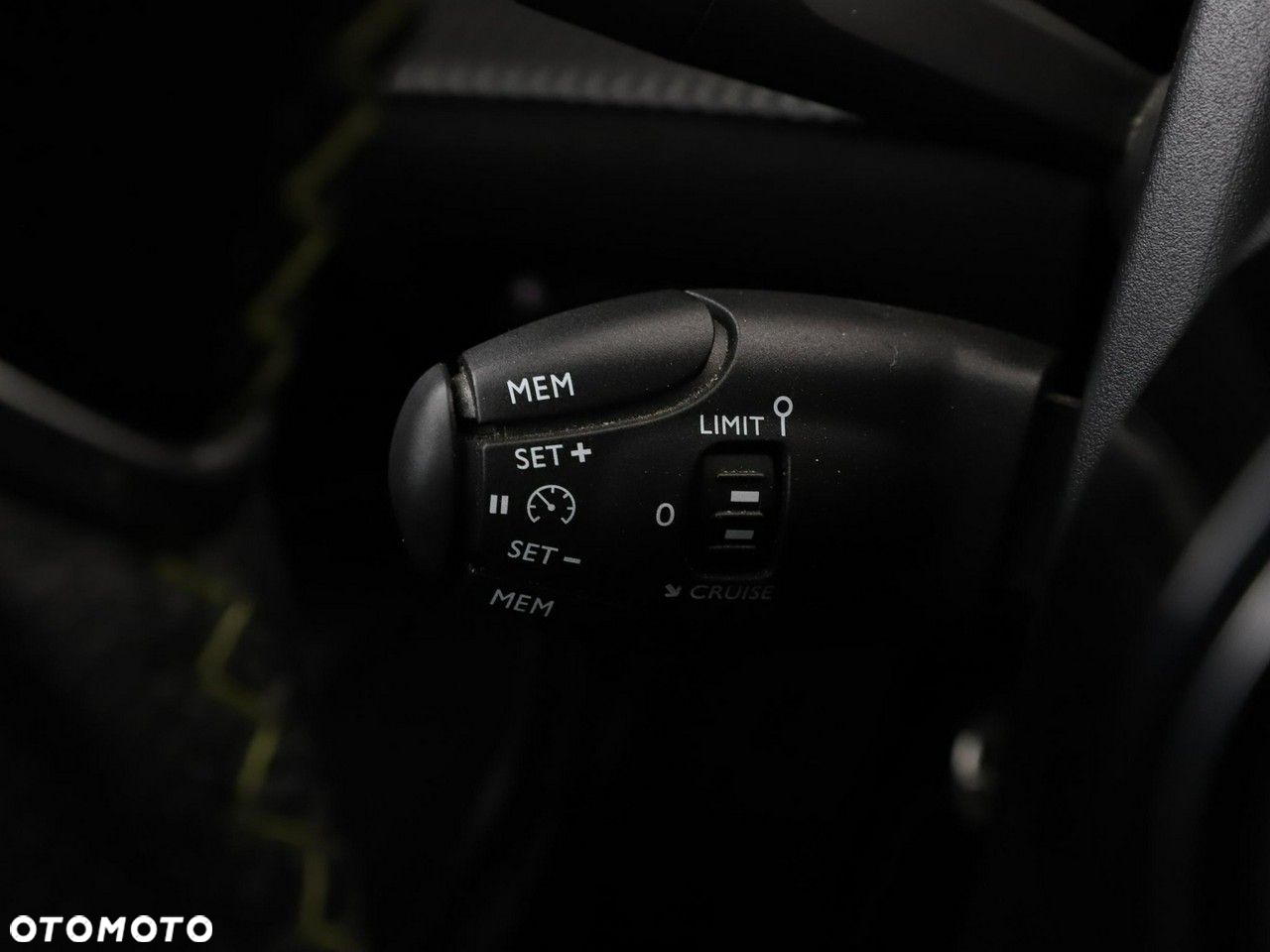 Peugeot 2008 1.2 PureTech GT Line S&S - 33