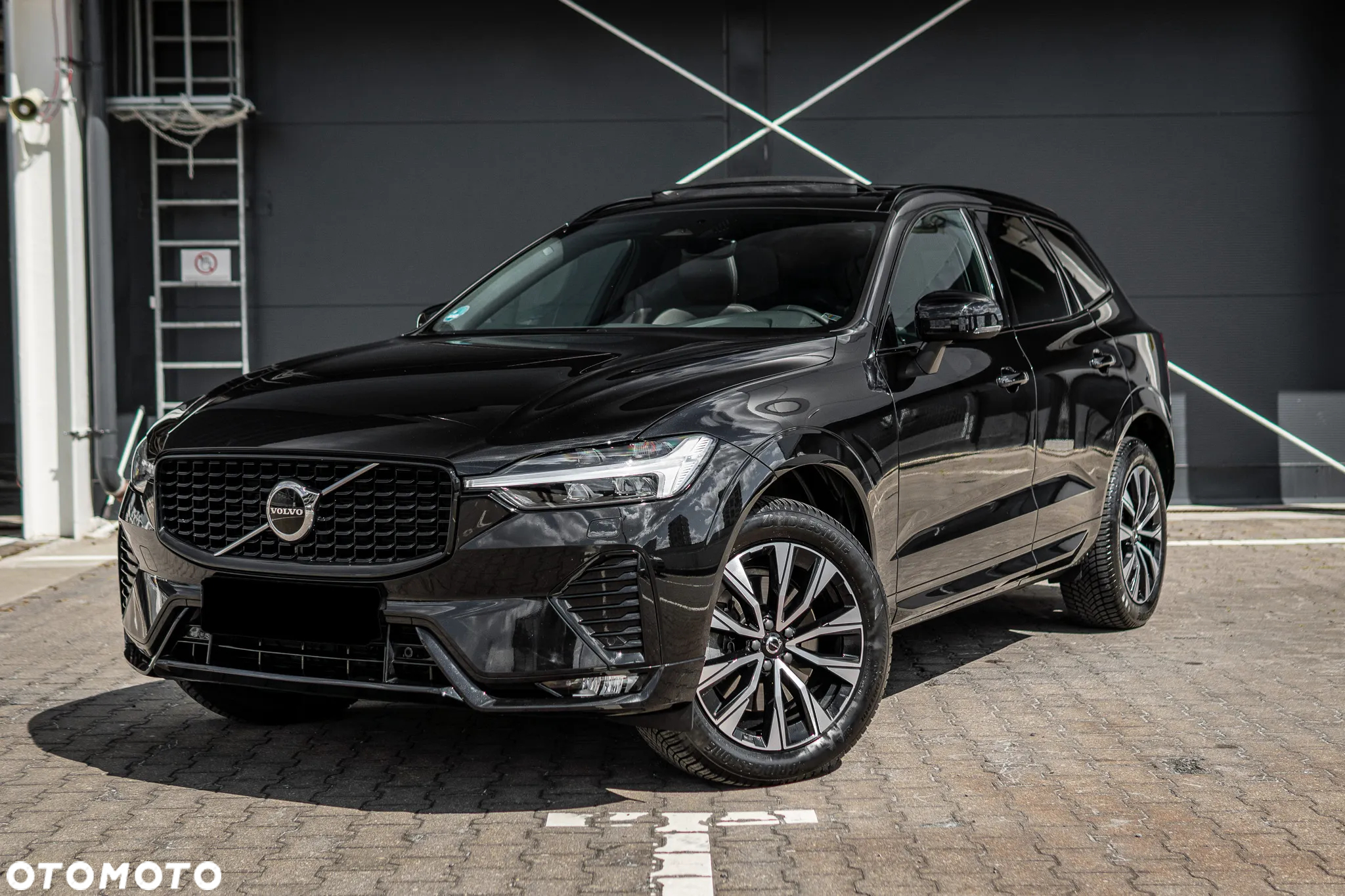 Volvo XC 60 B4 D AWD Plus Dark - 2