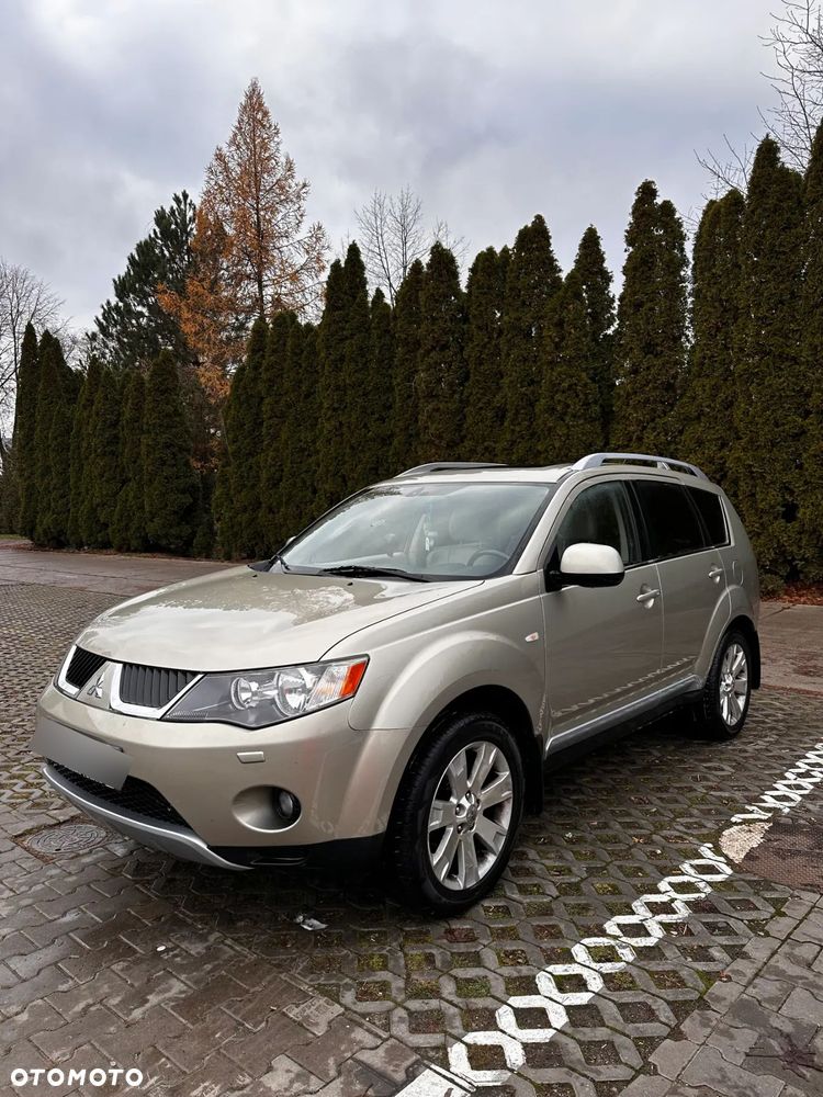 Mitsubishi Outlander 2.0 DID Instyle - 3