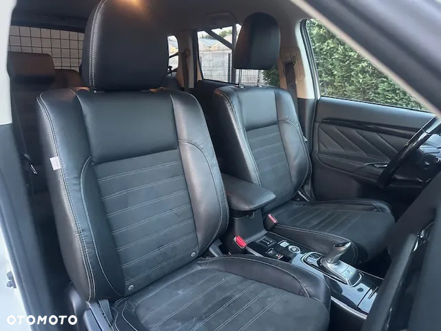 Mitsubishi Outlander 2.0 4WD Plug-In Hybrid - 19