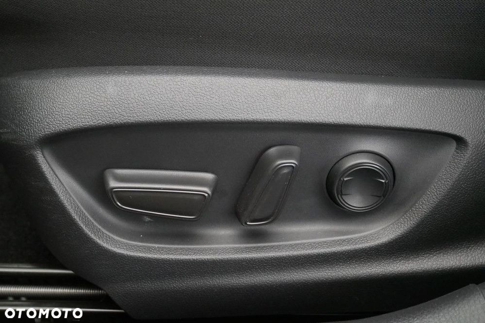 Toyota Camry 2.5 Hybrid Comfort CVT - 27