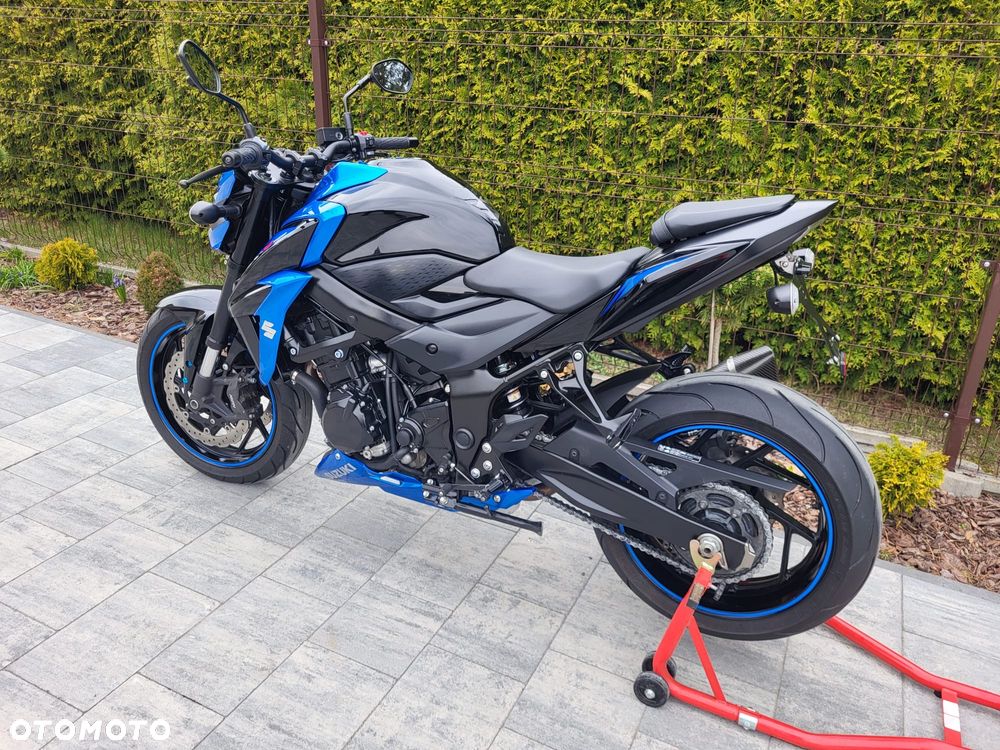 Suzuki GSX - 5