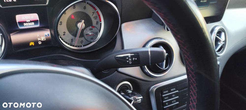 Mercedes-Benz GLA 200 7G-DCT AMG Line - 16