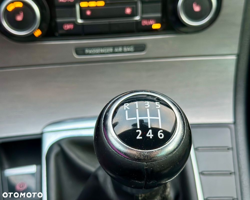 Volkswagen Passat 1.8 TSI Exclusive - 17