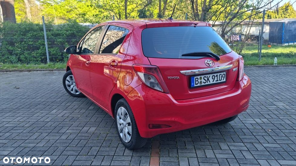 Toyota Yaris 1.33 Premium - 4