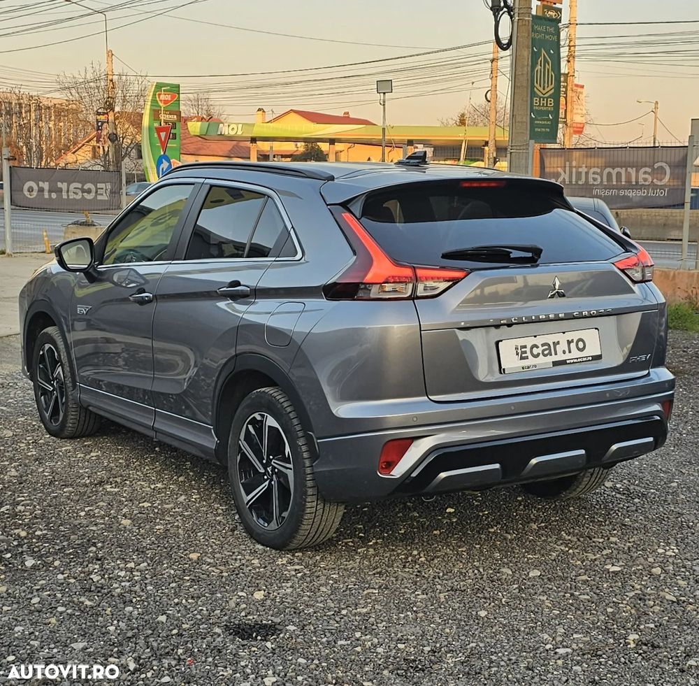 Mitsubishi Eclipse-Cross Plug-In Hybrid 4WD Plus Select - 3