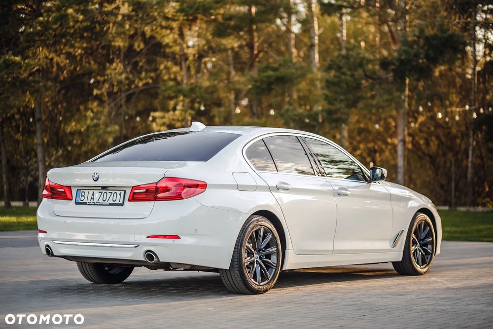 BMW Seria 5 530e iPerformance xDrive Luxury Line - 3