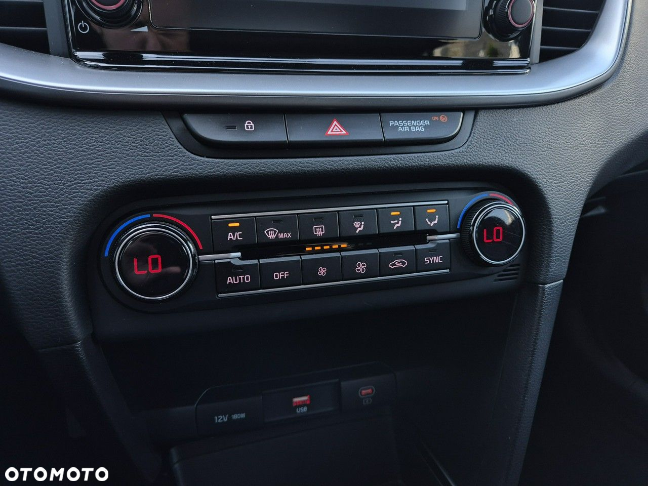 Kia XCeed - 28
