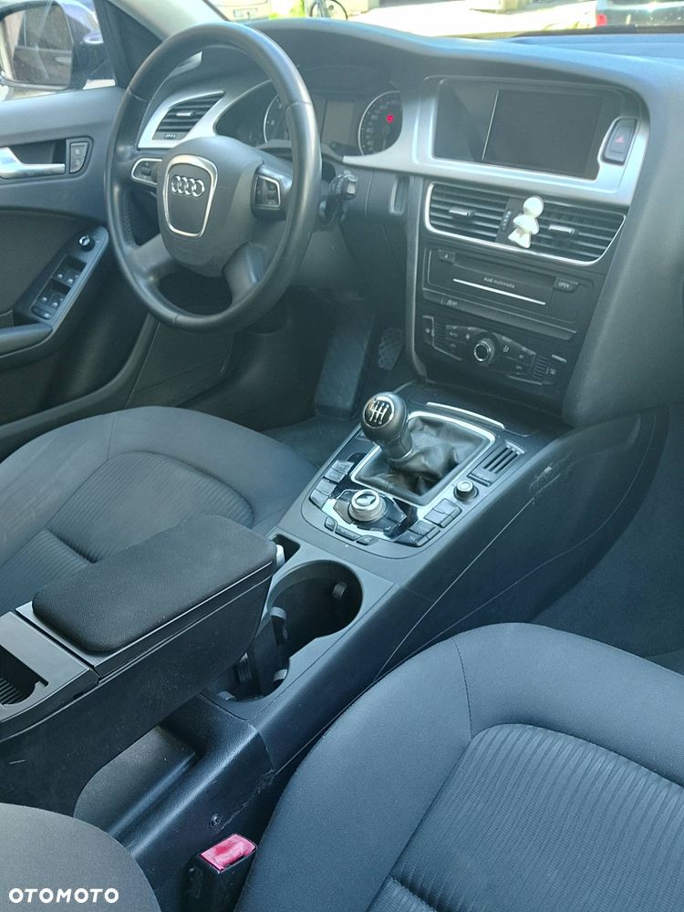 Audi A4 Avant - 10