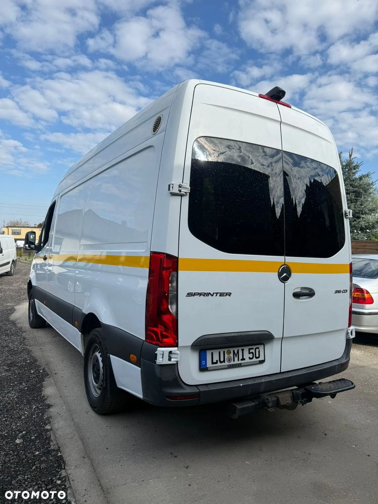 Mercedes-Benz Sprinter - 10
