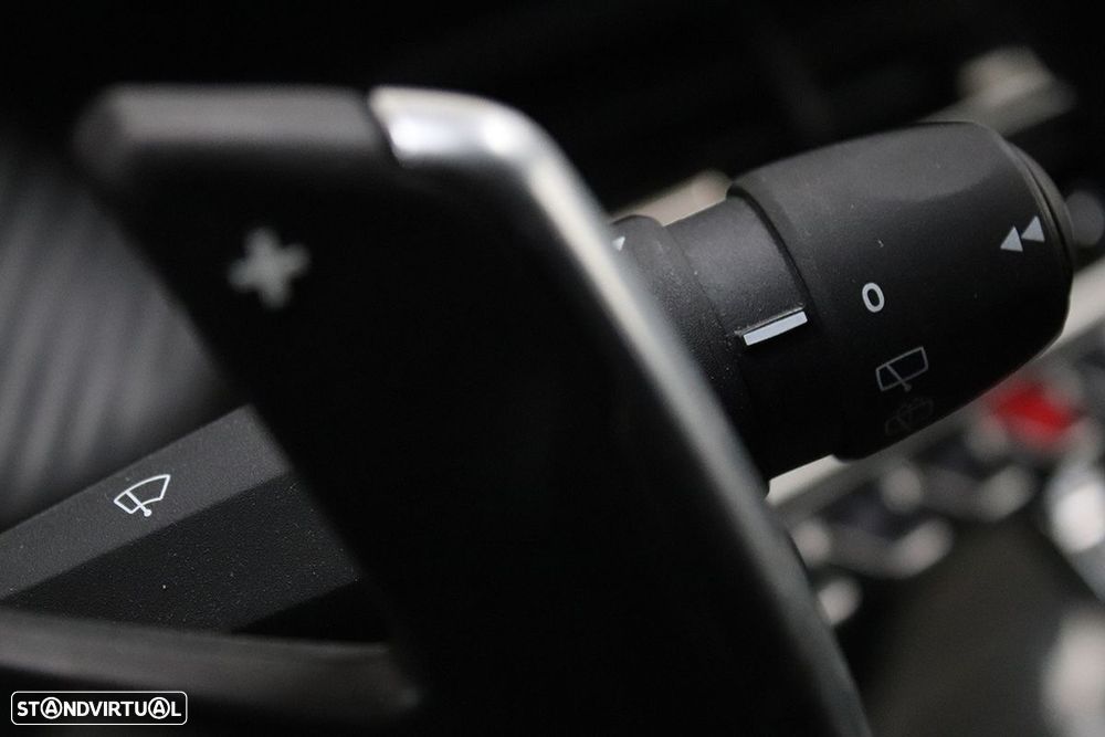 Peugeot 2008 1.2 PureTech Allure Pack EAT8 - 20