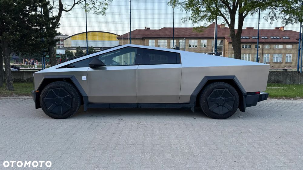 Tesla Cybertruck - 3