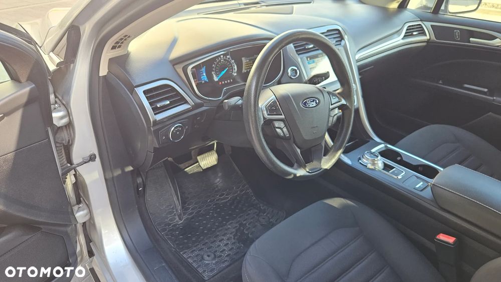 Ford Fusion - 23