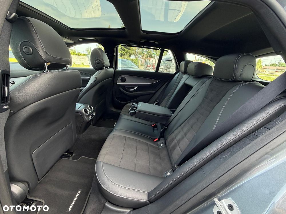 Mercedes-Benz Klasa E 300 de 4Matic 9G-TRONIC AMG Line - 24