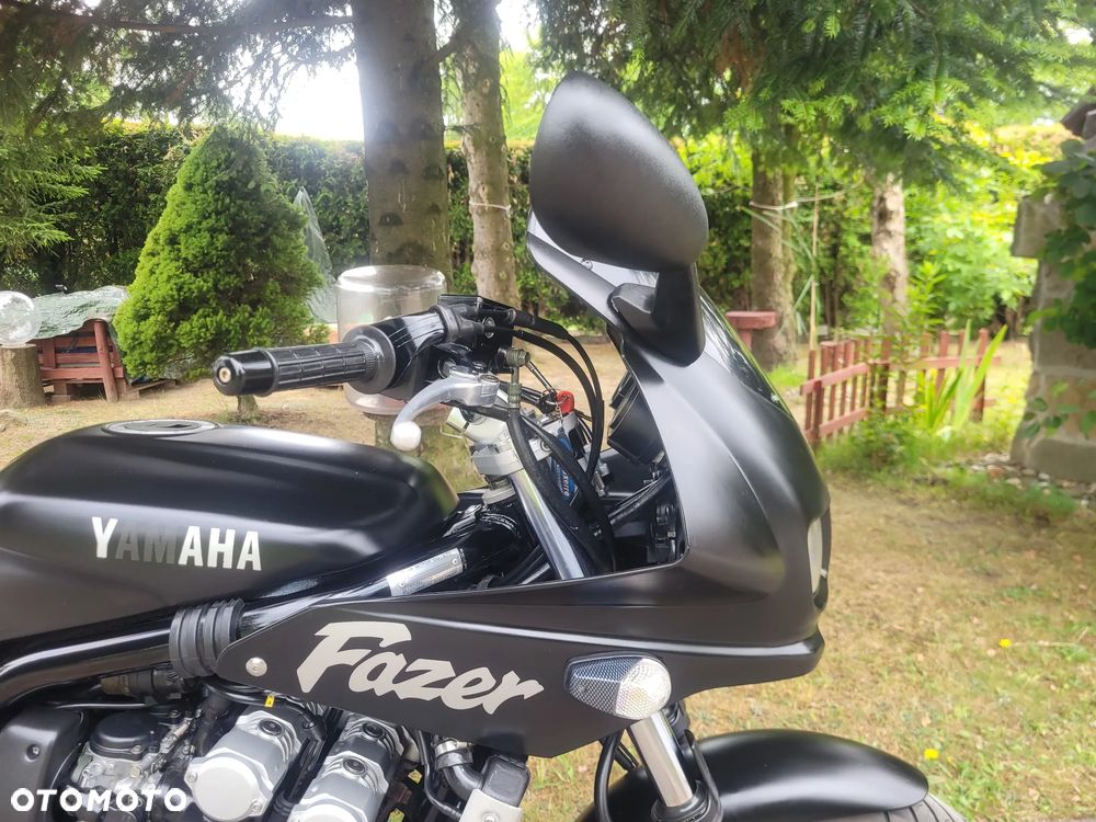 Yamaha FZS - 16