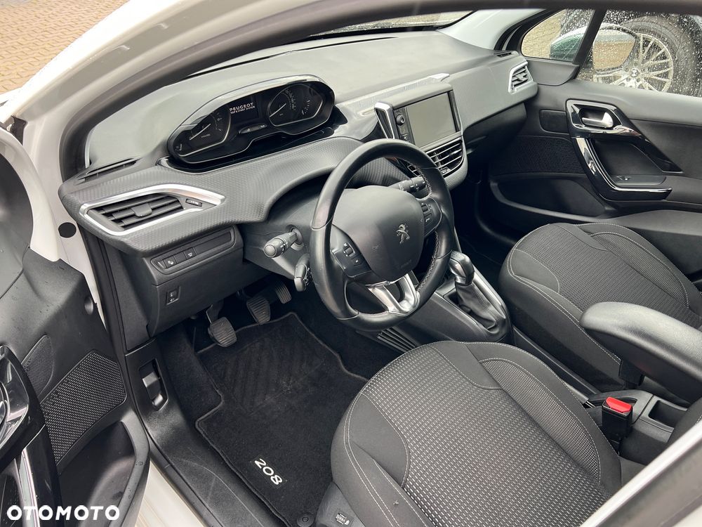 Peugeot 208 1.2 PureTech GPF Allure S&S - 8