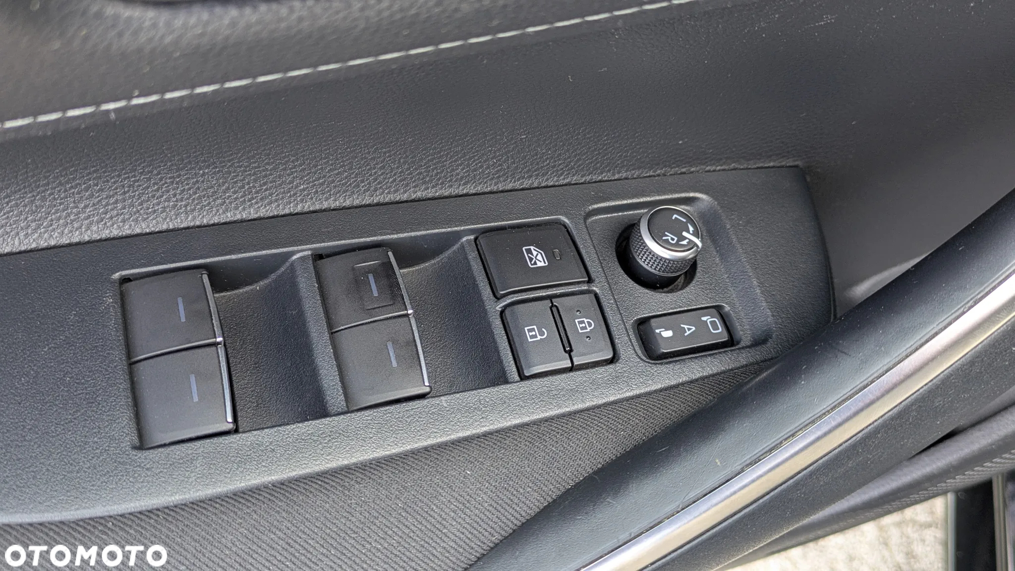 Toyota Corolla 2.0 Hybrid Comfort - 16