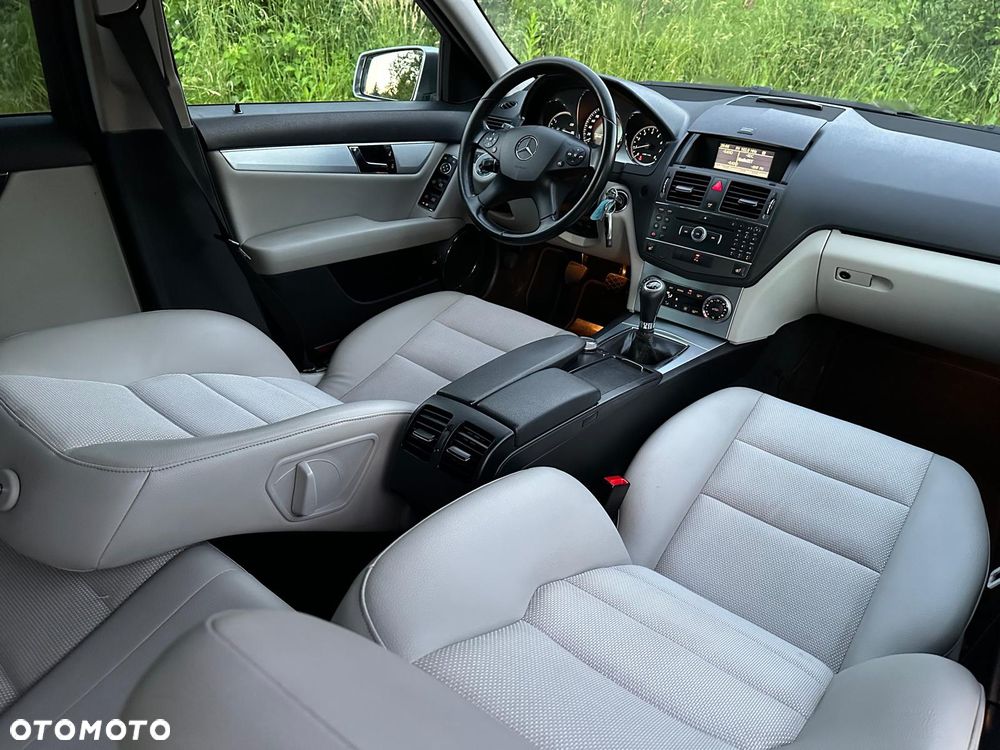 Mercedes-Benz Klasa C 180 Kompressor BlueEFFICIENCY Avantgarde - 19