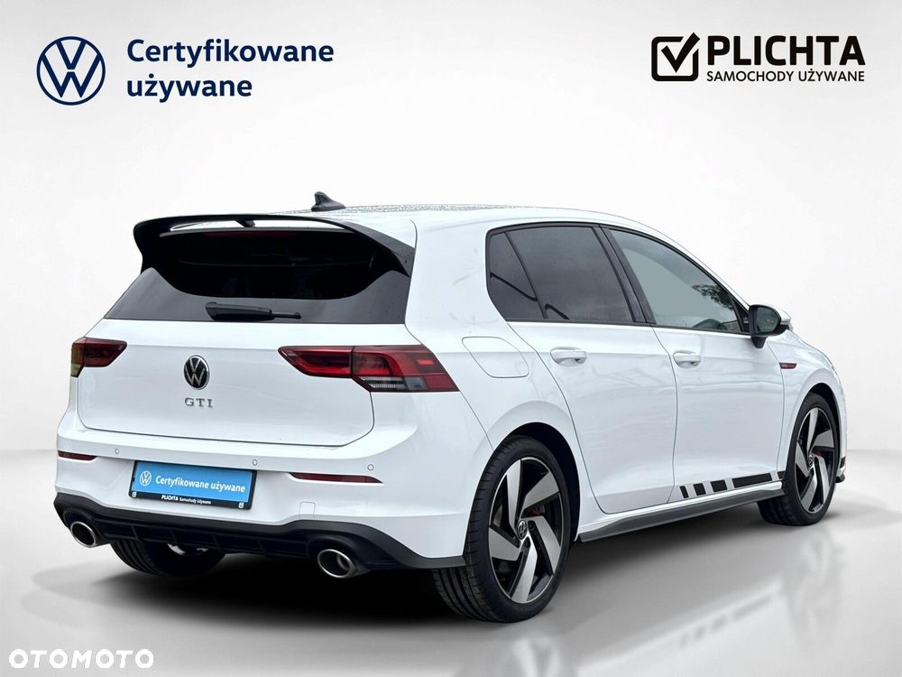 Volkswagen Golf - 6