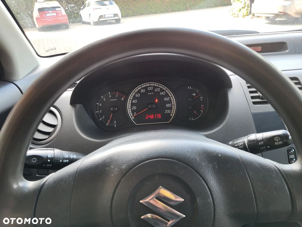 Suzuki Swift - 22