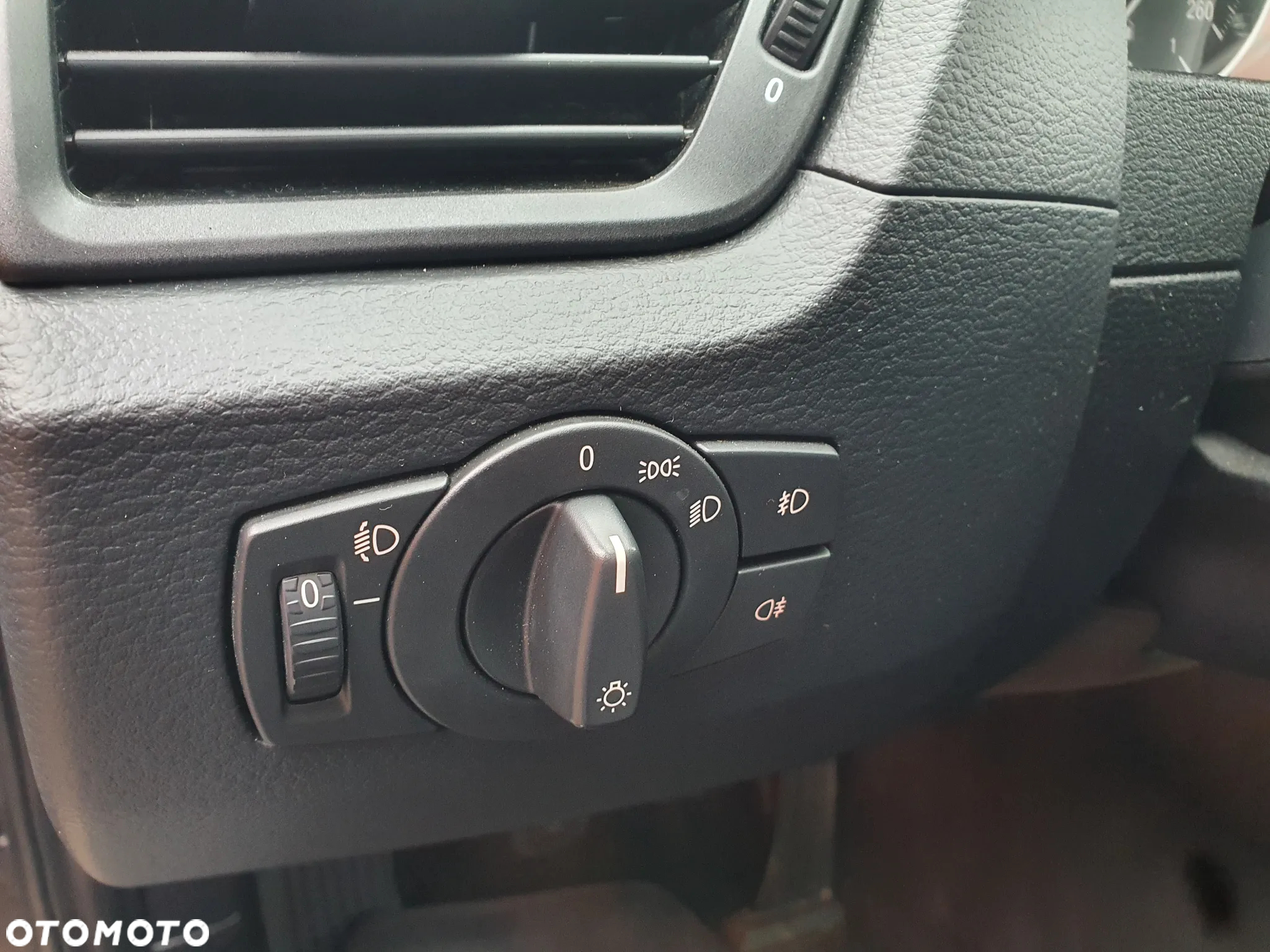 BMW X1 sDrive18i xLine - 16
