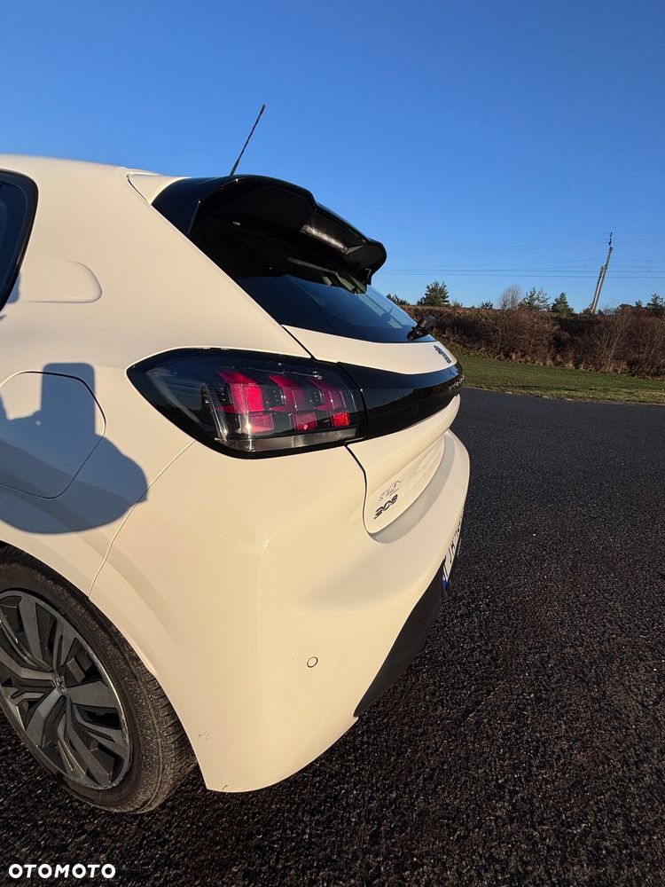 Peugeot 208 1.2 PureTech Active S&S EAT8 - 36