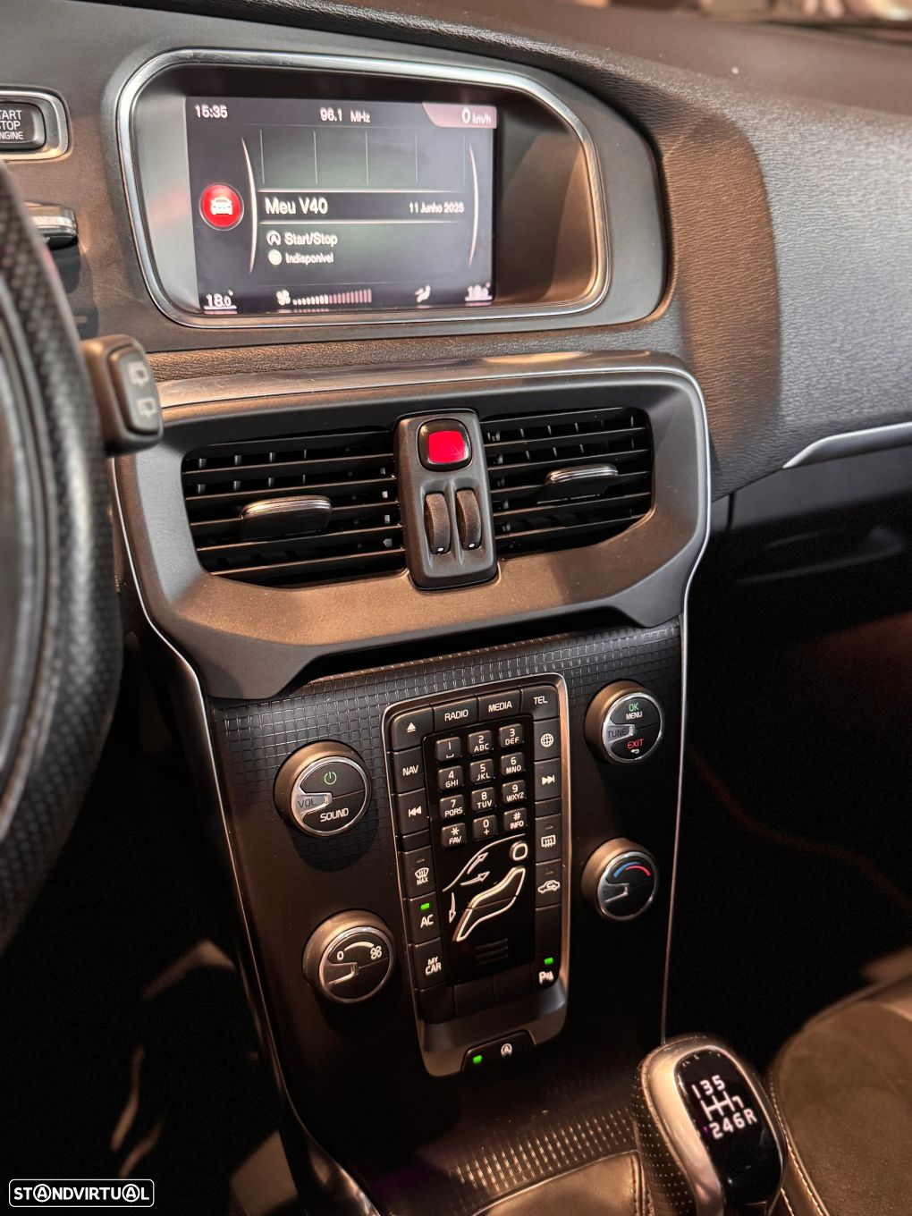 Volvo V40 2.0 D2 R-Design - 40