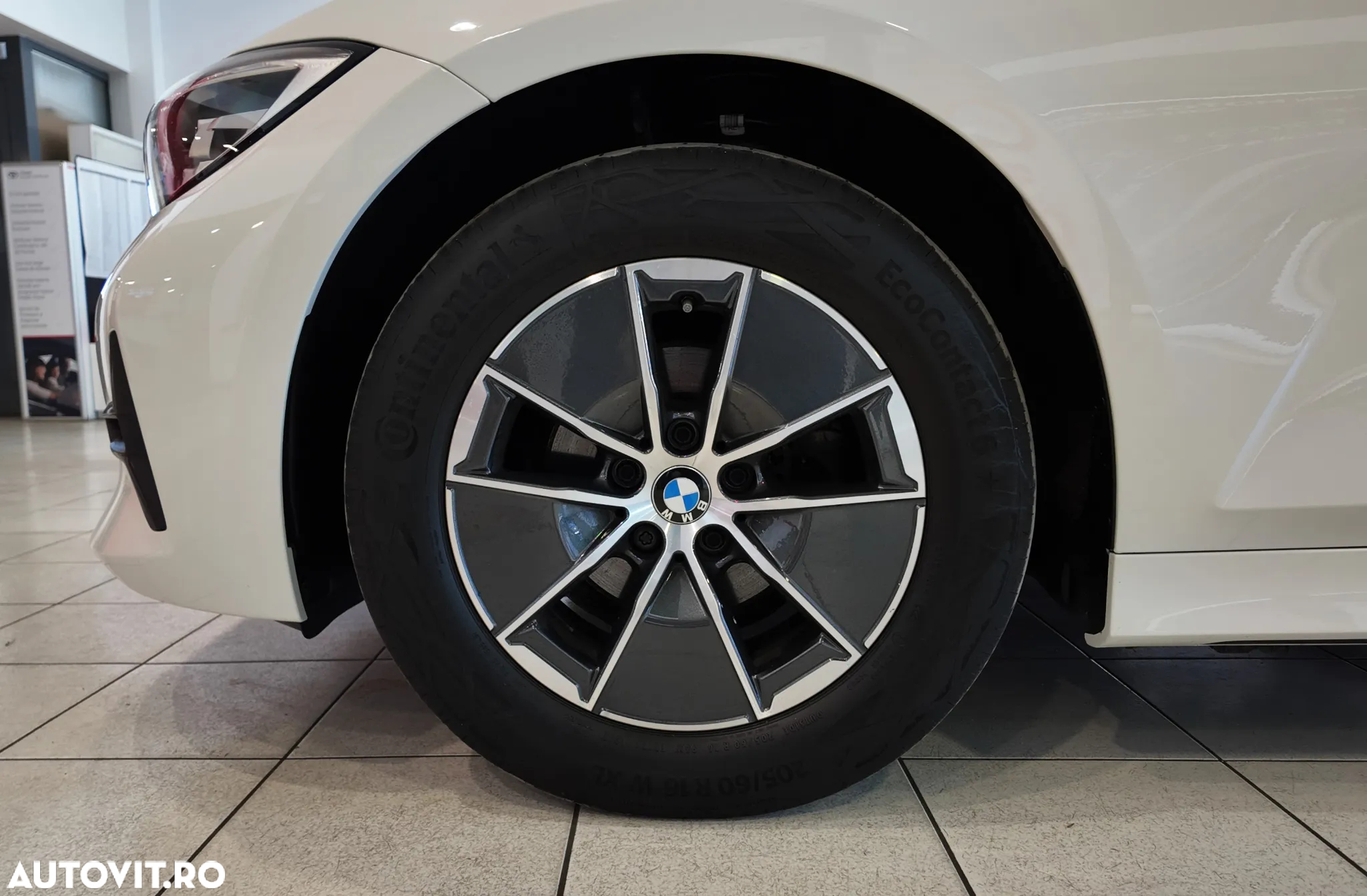BMW Seria 3 318d AT MHEV - 32