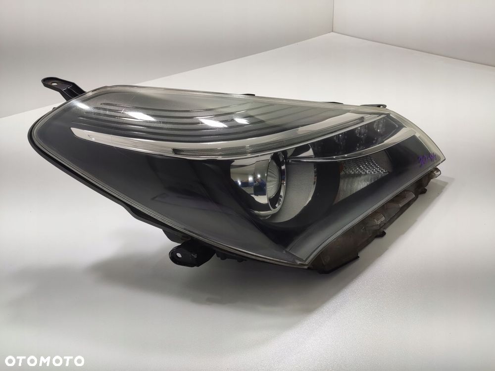 lampa prawa prawy przód przednia toyota yaris iii 2014-2017 lift hybryda - 5