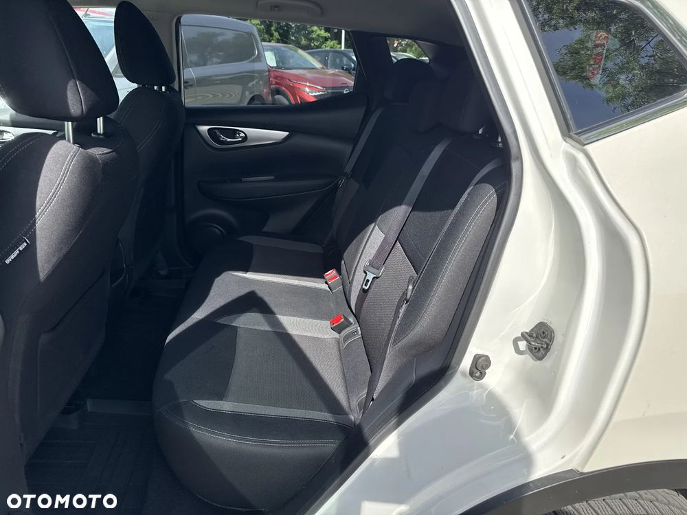 Nissan Qashqai 1.3 DIG-T N-Connecta EU6d - 17