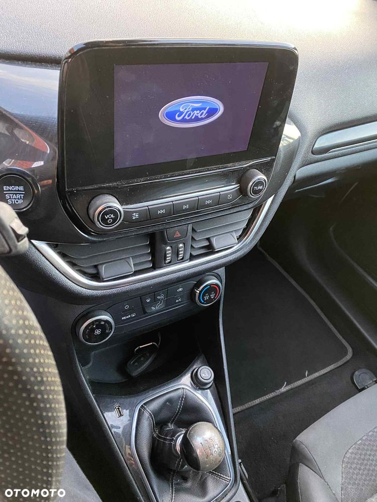 Ford Fiesta 1.5 TDCi S&S ST-LINE X - 16