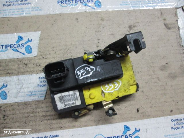 Fecho 30699749 VOLVO V70 2005 FD ELETRICO - 2