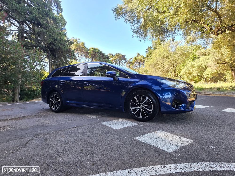 Toyota Avensis SW 2.0 D-4D Luxury+GPS - 4
