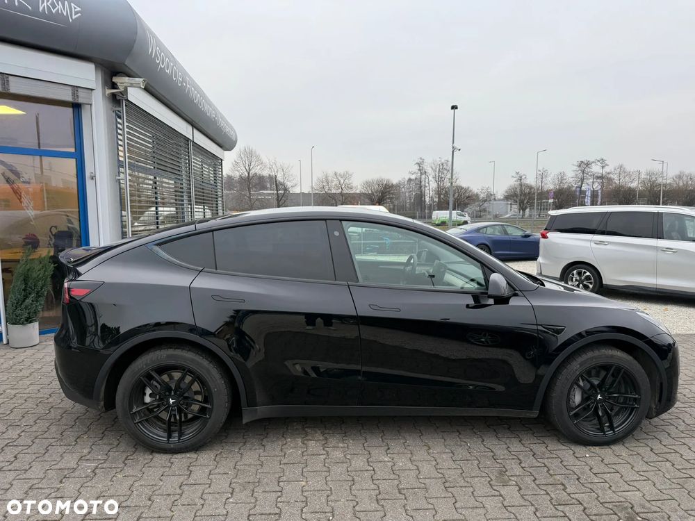 Tesla Y Long Range Dual Motor AWD - 2