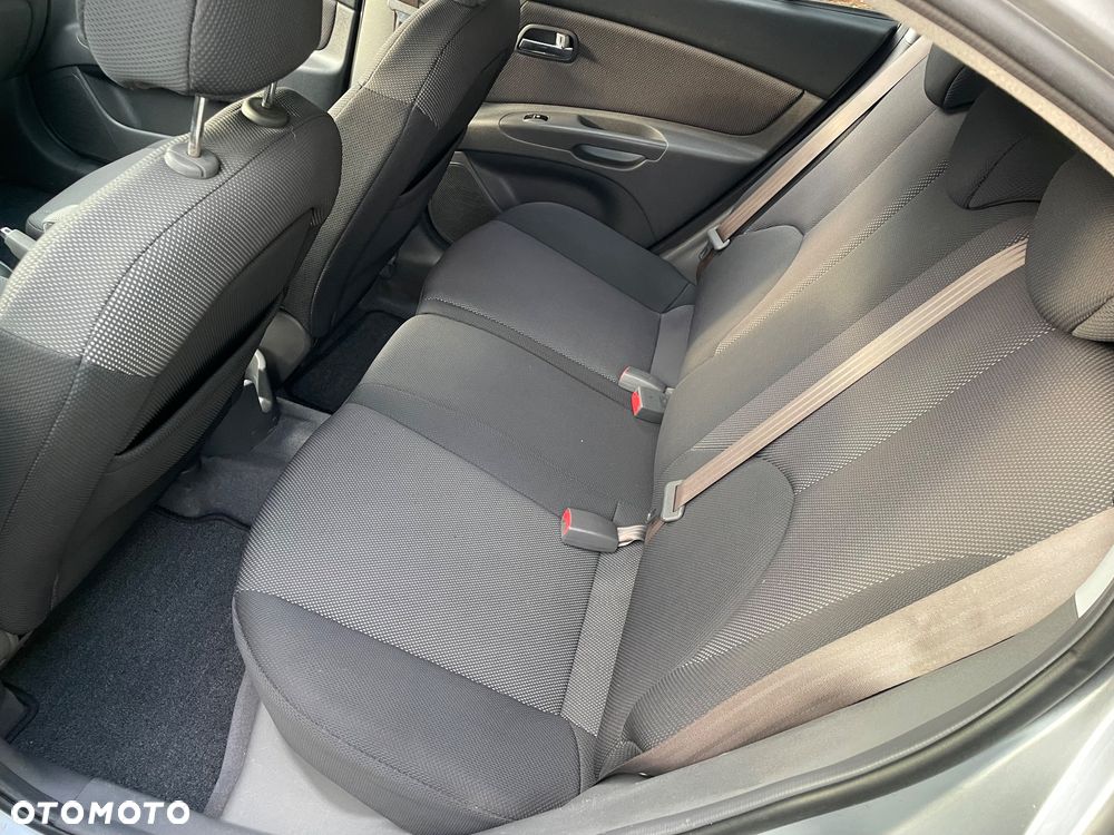 Kia Rio 1.5 CRDi Comfort - 11