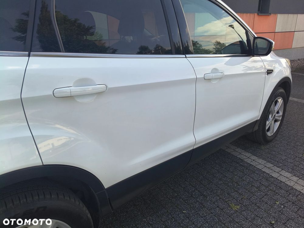 Ford Kuga 1.5 EcoBoost 2x4 Trend - 28