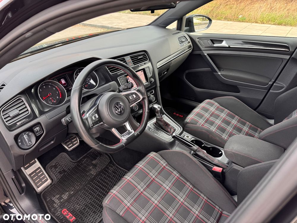 Volkswagen Golf GTI (BlueMotion Technology) DSG Performance - 9