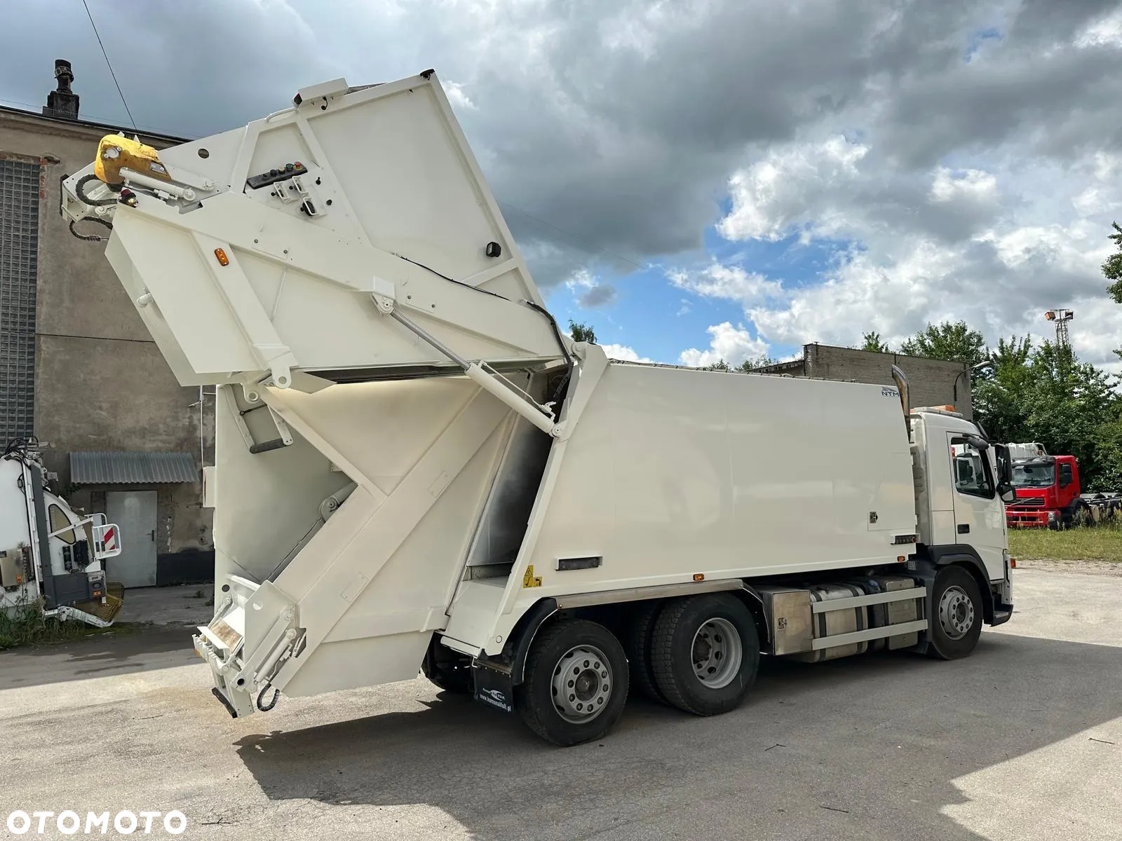 Volvo FM9 śmieciarka do segregacji NTM 20m3 EURO 5 - 5