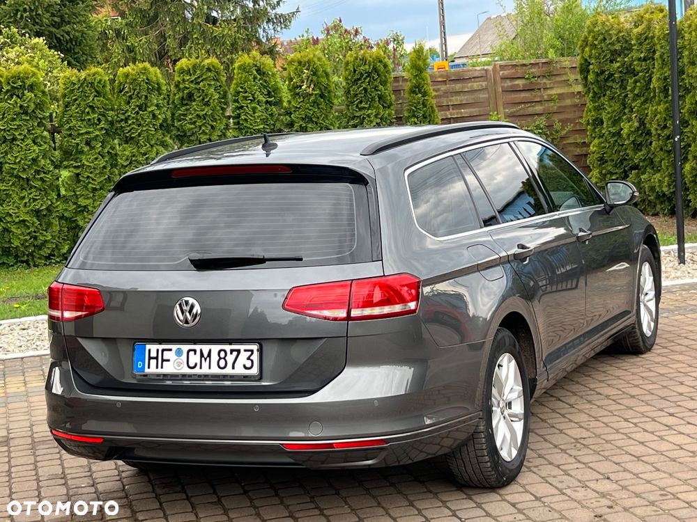 Volkswagen Passat - 4