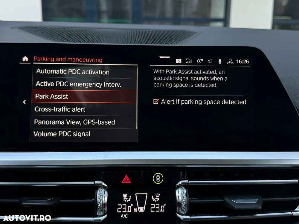 BMW Seria 3 330i AT M Sport - 30