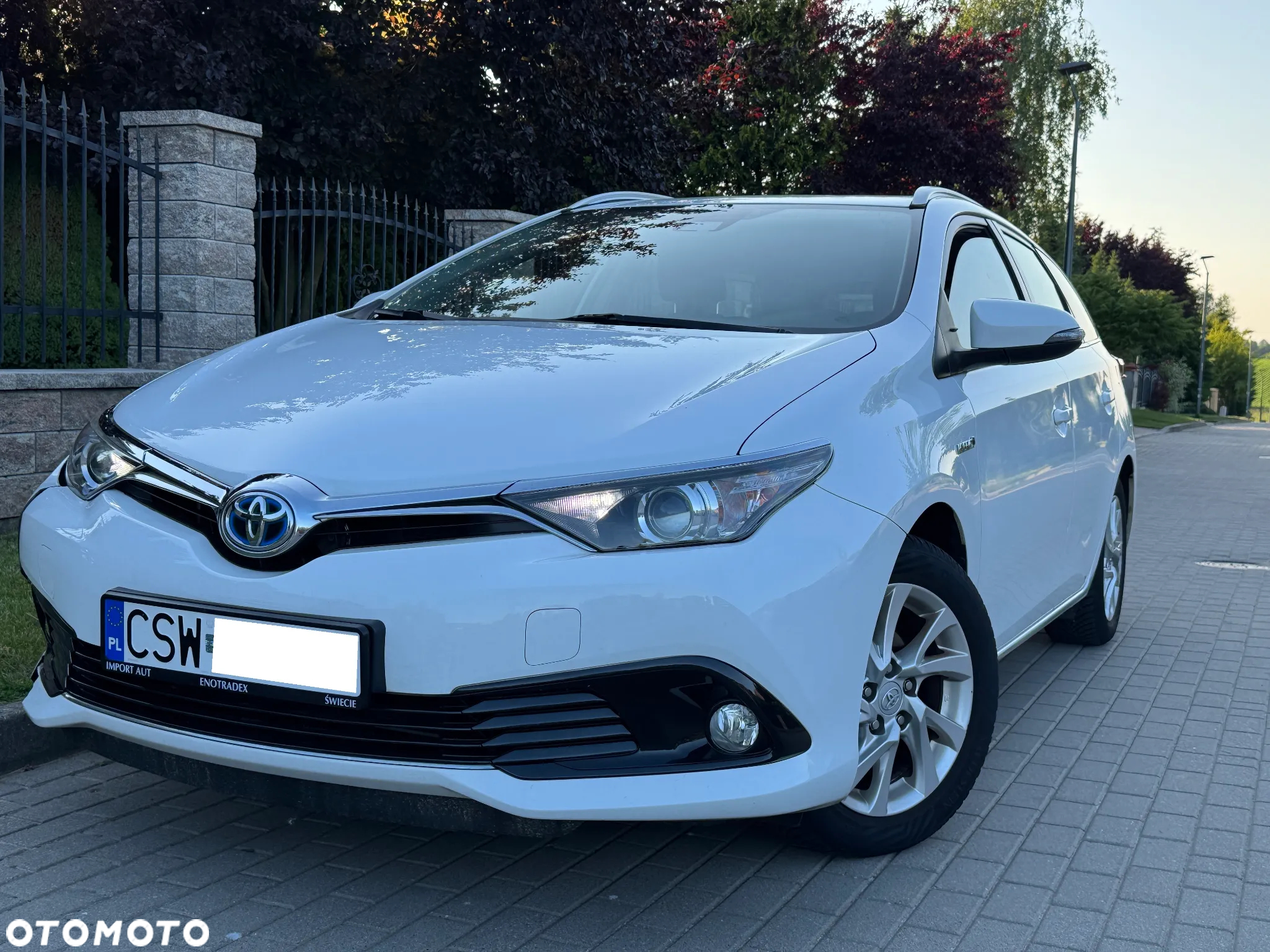 Toyota Auris 1.8 VVT-i Hybrid Automatik Comfort - 2