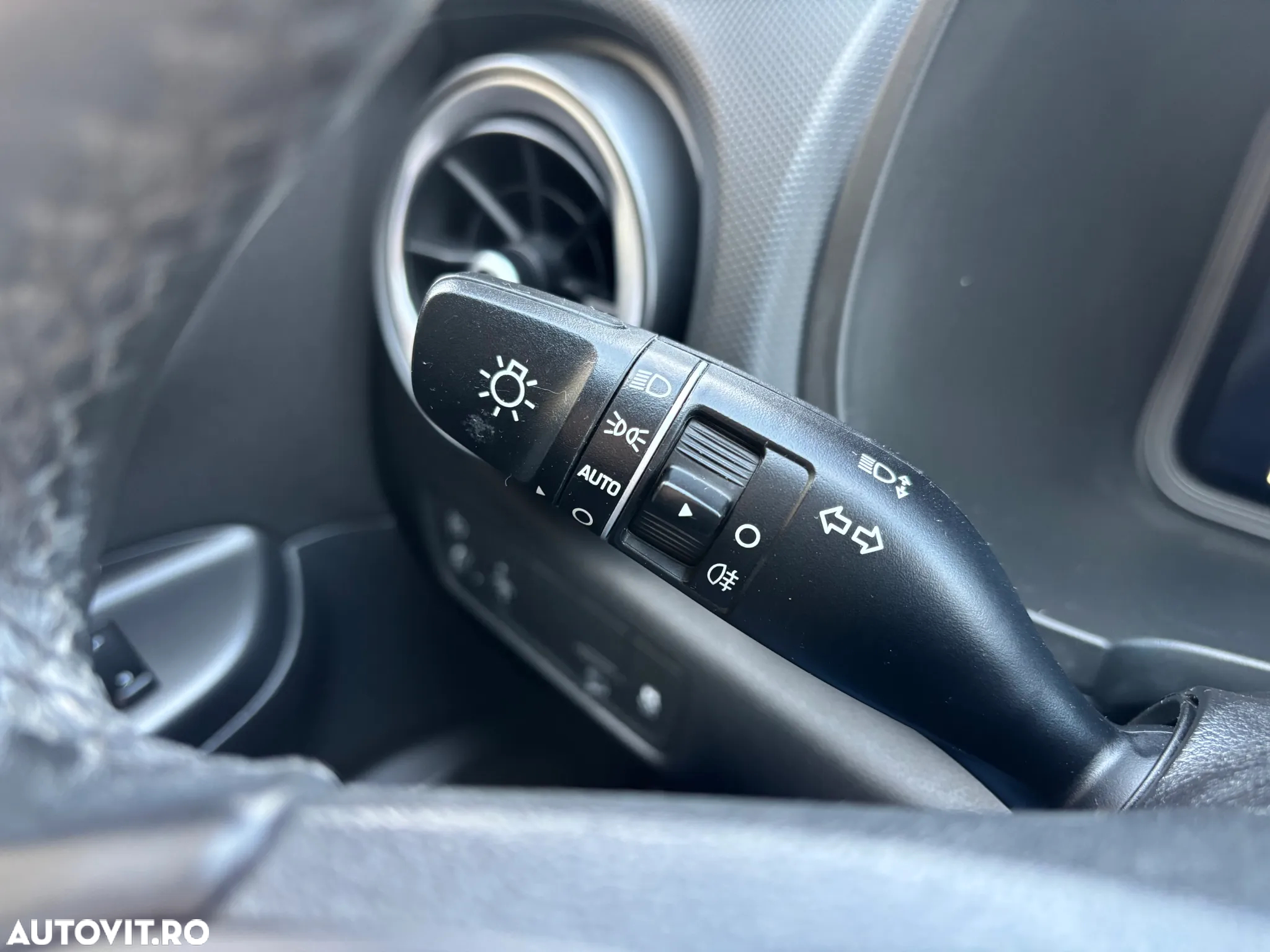 Hyundai KONA - 16