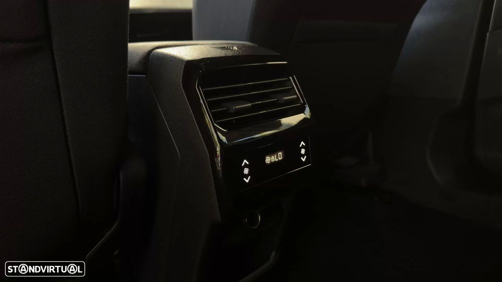 Peugeot 5008 1.2 Hybrid Allure e-DCS6 - 17