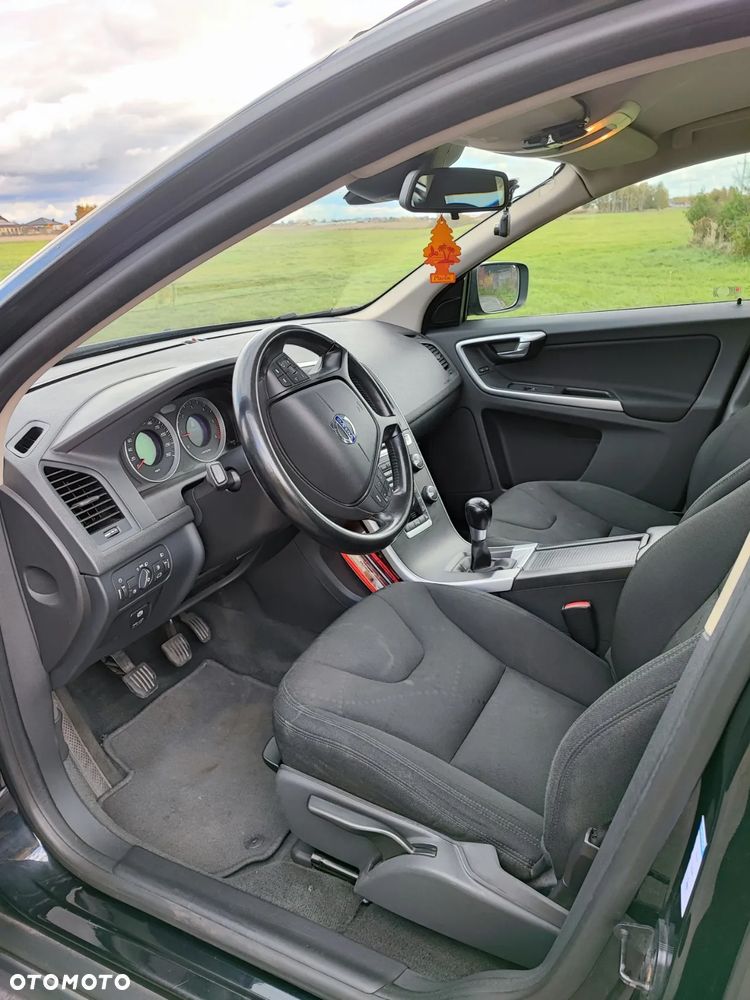 Volvo XC 60 D3 AWD Momentum - 9