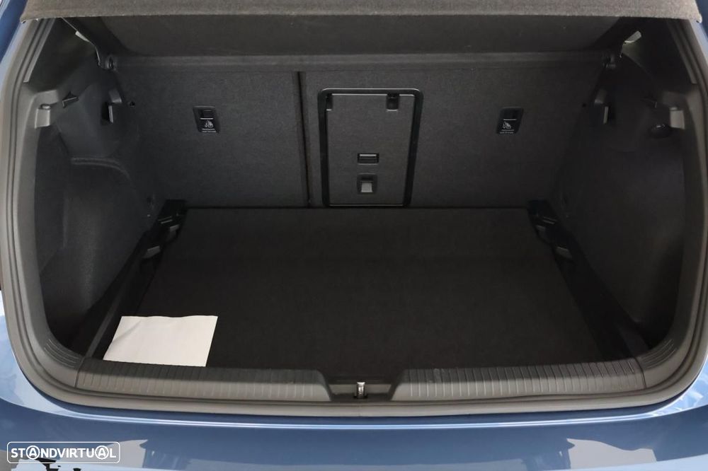 VW Golf 1.5 eTSI R-Line DSG - 18