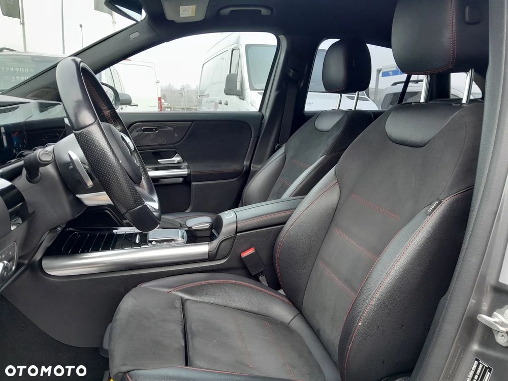 Mercedes-Benz GLA 200 AMG Line - 10