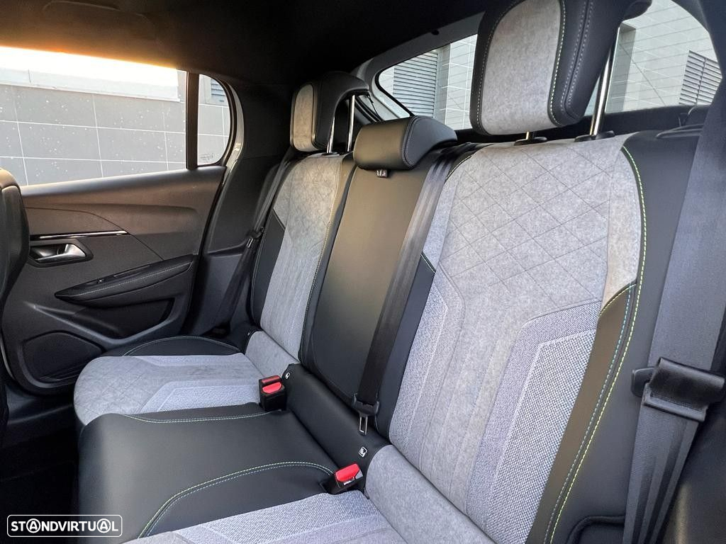 Peugeot e-208 50 kWh GT Pack - 10