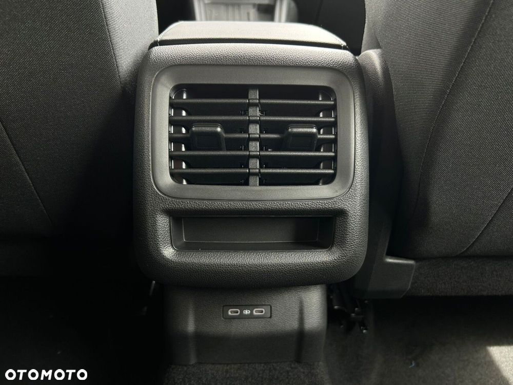 Volkswagen T-Roc - 26
