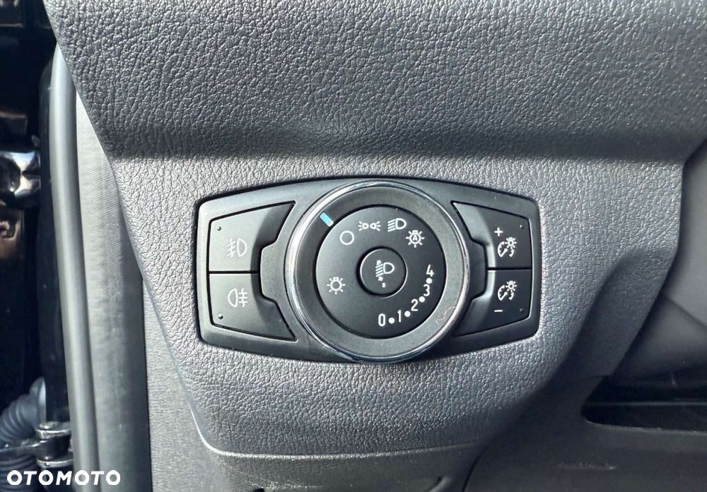 Ford Tourneo Courier - 11